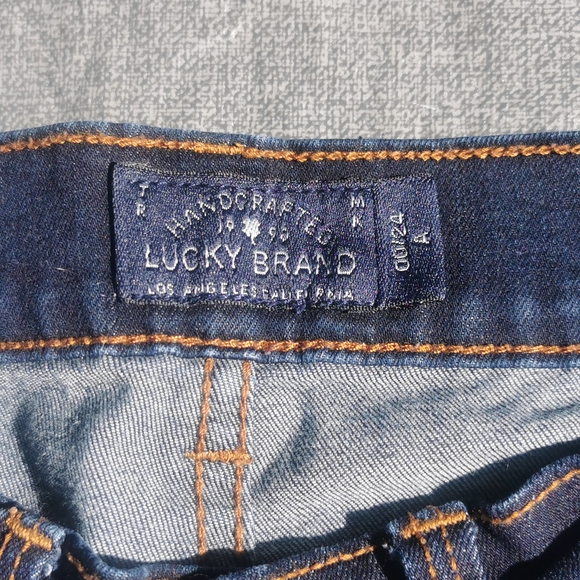 Size 00 / 24 A Lucky Brand Brooke Straight Dark Blue Jean 5 pocket - Picture 2 of 15